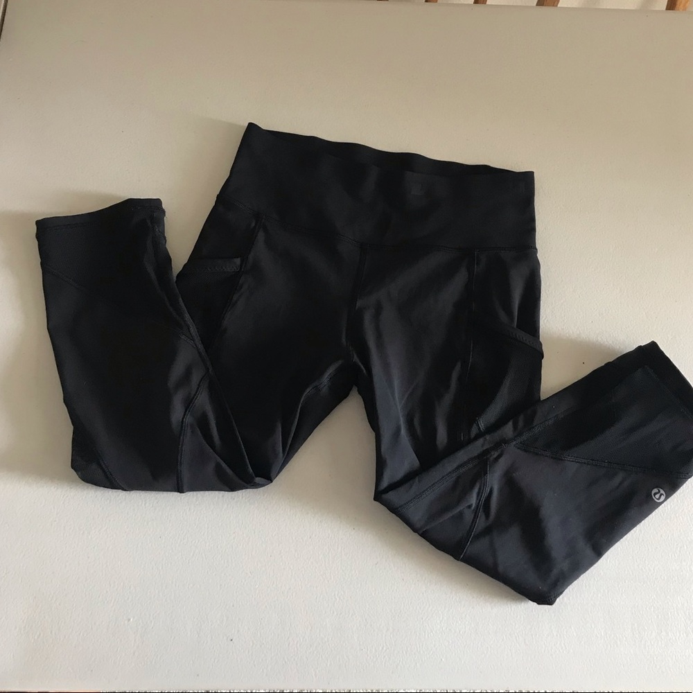 Lululemon Mesh Details Crop size 6